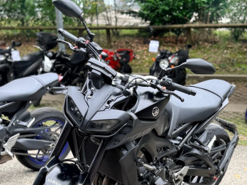 YAMAHA MT-09