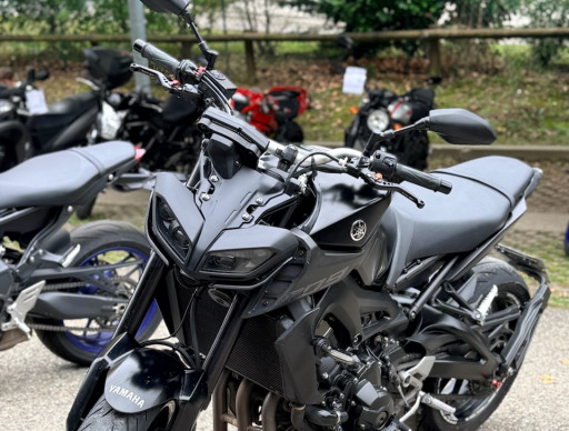 YAMAHA MT-09