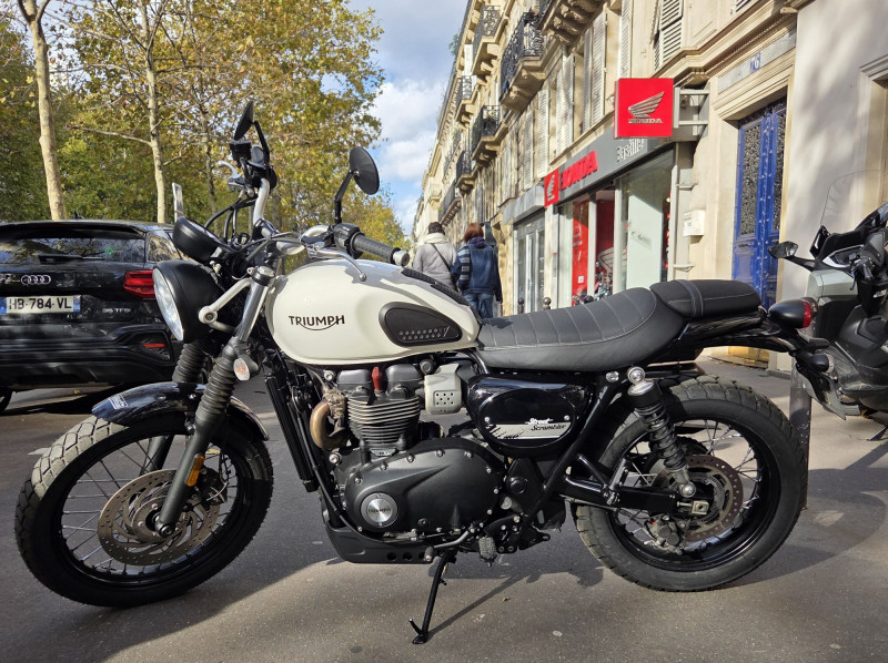 TRIUMPH SCRAMBLER 900