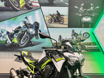 KAWASAKI Z900