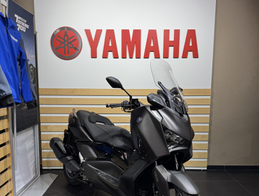 YAMAHA XMAX 300 TECH MAX +