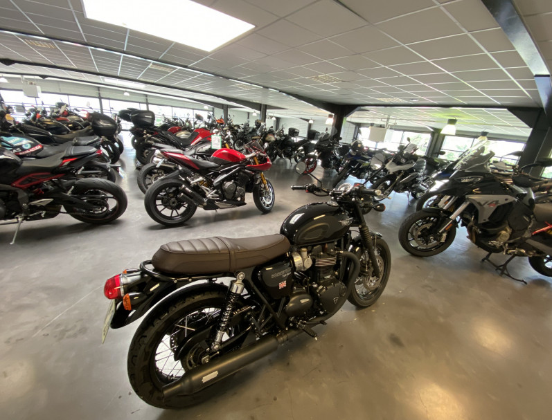 TRIUMPH Bonneville T120 Black