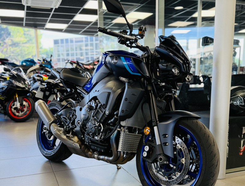 YAMAHA MT-10
