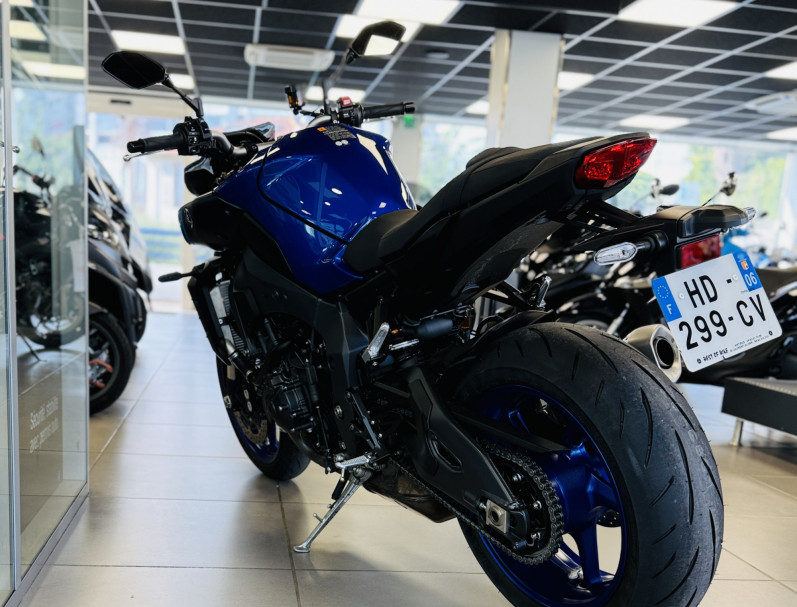YAMAHA MT-10