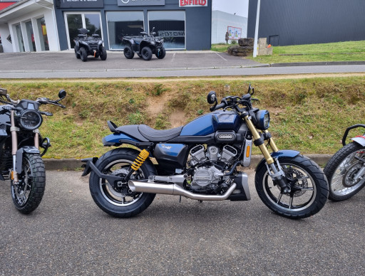 HYOSUNG GV 125 X / 109.85€/MOIS* / DSN MOTOS 40
