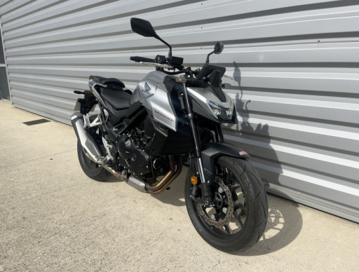 HONDA HORNET 750 18/02/2025 902 KMS