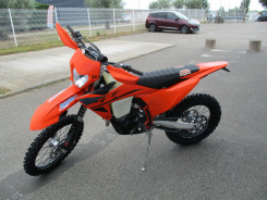 KTM 250 EXC-F 2025 42h à partir de 184€/mois*