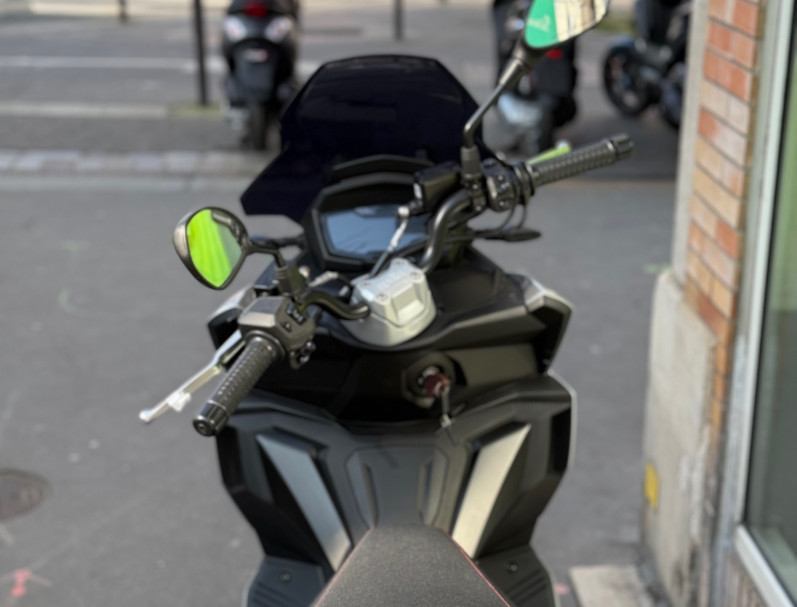 APRILIA SR GT 125 GARANTIE 5 ANS NEUF LIVRAISON POSSIBLE