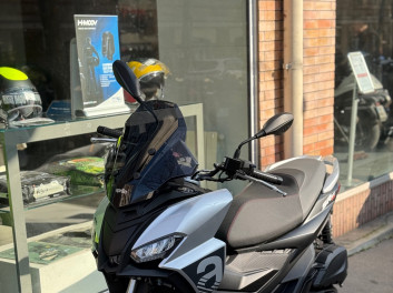 APRILIA SR GT 125 GARANTIE 5 ANS NEUF LIVRAISON POSSIBLE