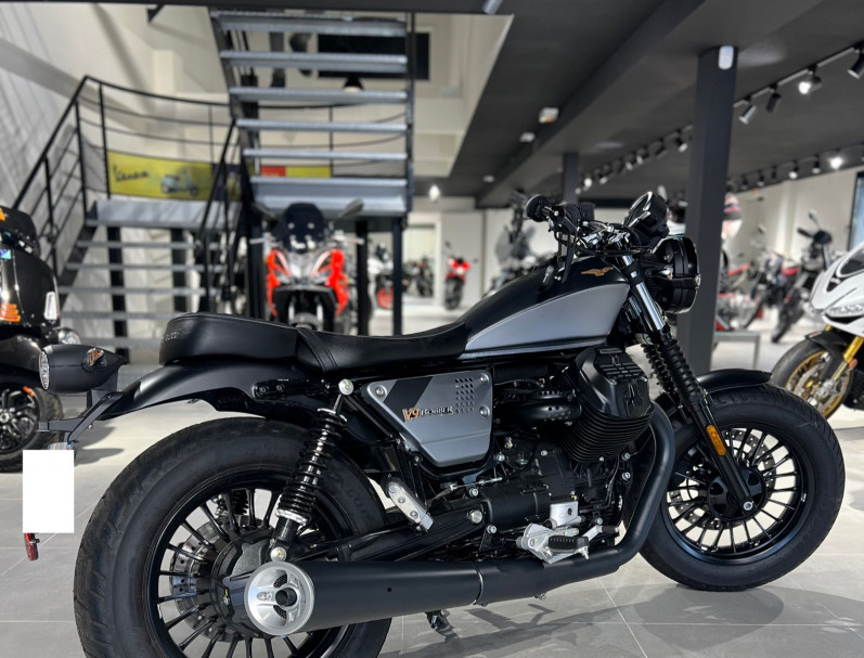 MOTO GUZZI V9 BOBBER