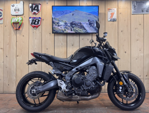 YAMAHA MT-09 / 2023 / 20000 KM / GARANTIE 12 MOIS 