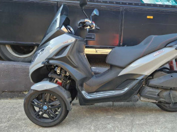 PIAGGIO MP3 300 HPE ABS ASR garantie 12 mois