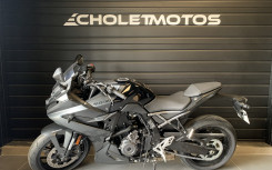 SUZUKI GSX-8R