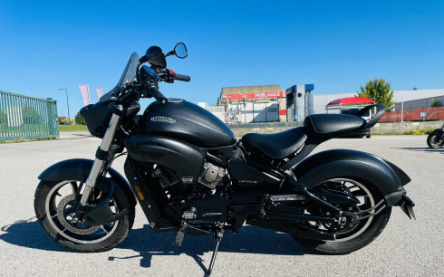 HYOSUNG GV 125 R GLOSSY BLACK