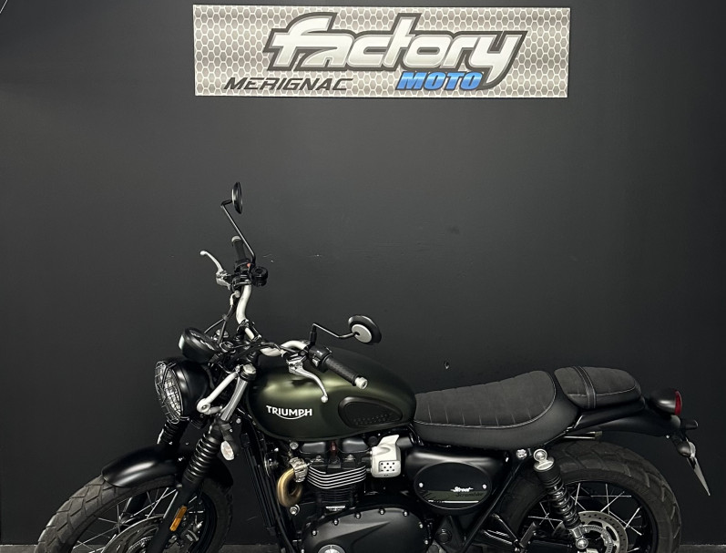 TRIUMPH STREET SCRAMBLER  900