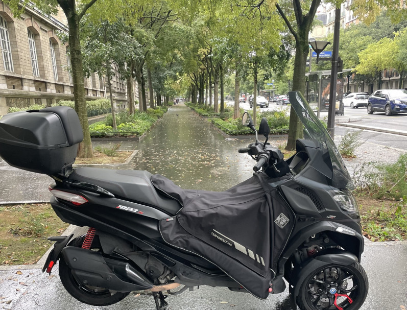 PIAGGIO MP3 400 HPE NOIR ABS/ASR GARANTIE 6 MOIS LIVRAISON DANS TOUTE LA FRANCE 