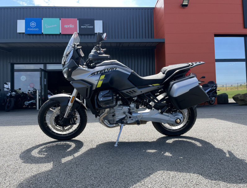 MOTO GUZZI STELVIO