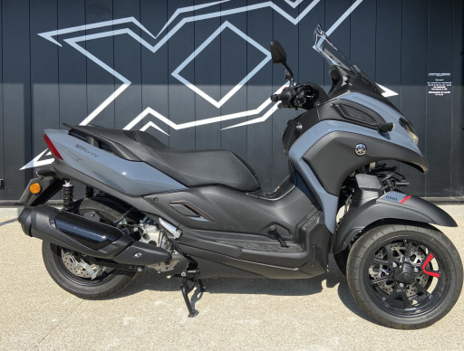 YAMAHA TRICITY 300