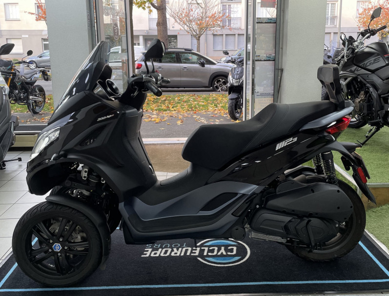 Piaggio MP3 300 HPE – 4999 € – 2329 km – Financement possible 36x 139euros ! 