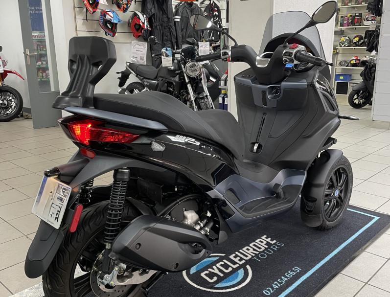 Piaggio MP3 300 HPE – 4999 € – 2329 km – Financement possible 36x 139euros ! 