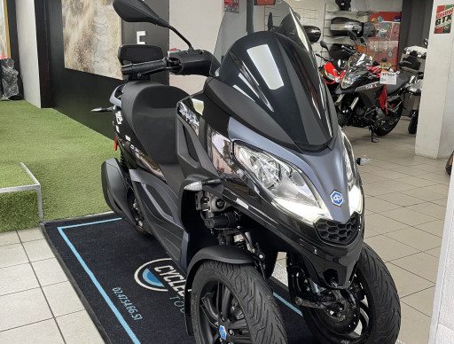 Piaggio MP3 300 HPE – 4999 € – 2329 km – Financement possible 36x 139euros ! 