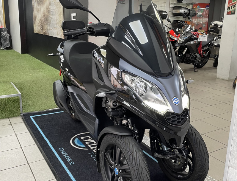 Piaggio MP3 300 HPE – 4999 € – 2329 km – Financement possible 36x 139euros ! 