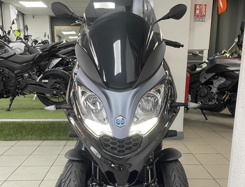 Piaggio MP3 300 HPE – 4999 € – 2329 km – Financement possible 36x 139euros ! 