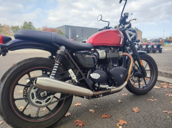 TRIUMPH STREET TWIN  900