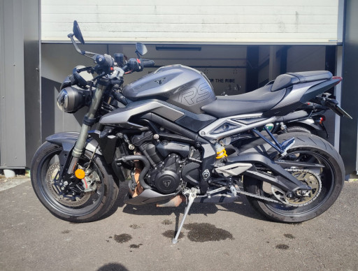 TRIUMPH STREET TRIPLE 765 RS