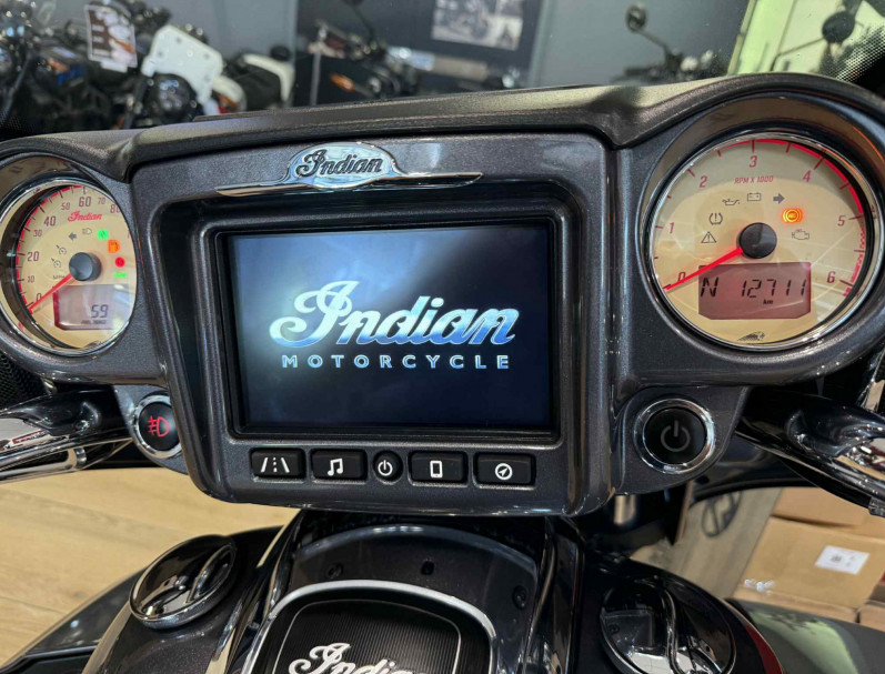 INDIAN ROADMASTER 1800 cm3 111 ci garantie 12 mois