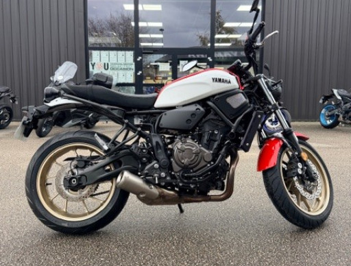 YAMAHA XSR 700 / XSR700 full