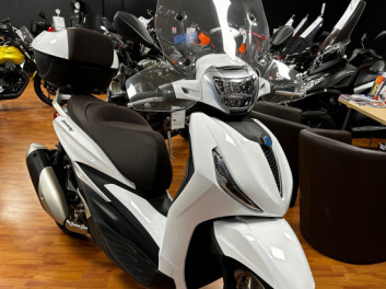 PIAGGIO BEVERLY 300 HPE