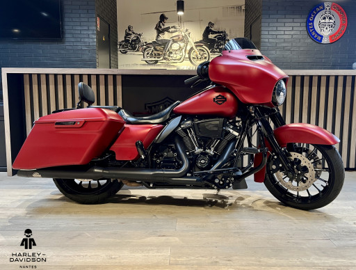 HARLEY-DAVIDSON TOURING STREET GLIDE 1868 SPECIAL