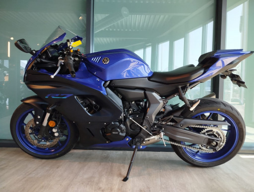 YAMAHA R7 - AKRAPOVIC
