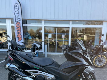 KYMCO AK 550