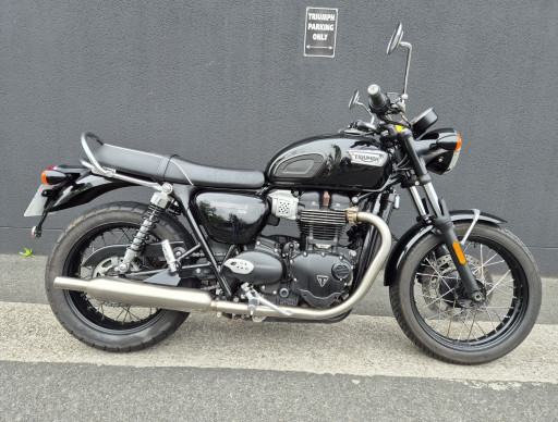 TRIUMPH BONNEVILLE T100 900