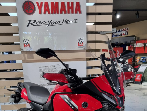 YAMAHA TRACER 7
