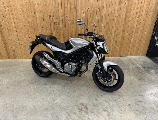 SUZUKI GLADIUS 650