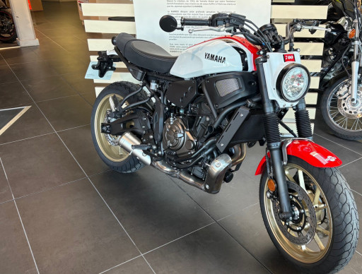 YAMAHA XSR 700 ABS 35KW - GARANTIE CONSTRUCTEUR 10/2026