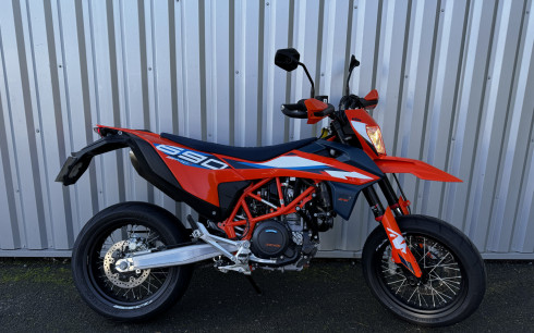 KTM 690 SMC R 2024 - 696kms