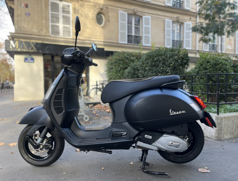 VESPA GTS 125 SUPER NOTTE NOIR MAT ABS - 1ER MAIN