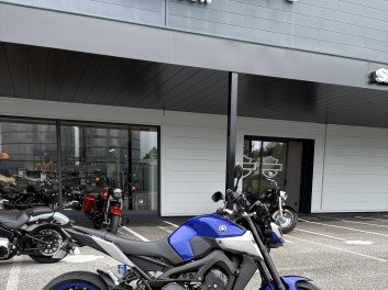 YAMAHA MT-09