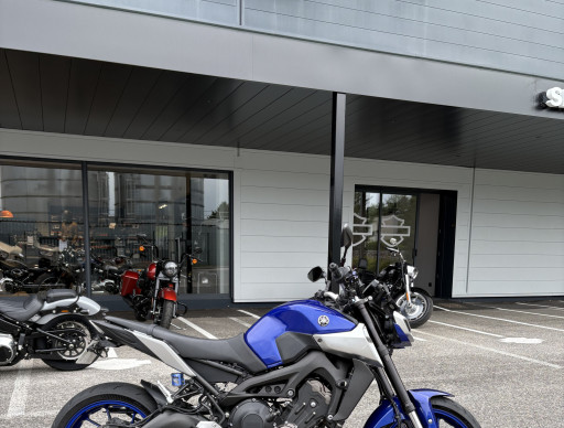 YAMAHA MT-09