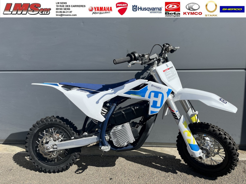 HUSQVARNA EE 3 NEUVE