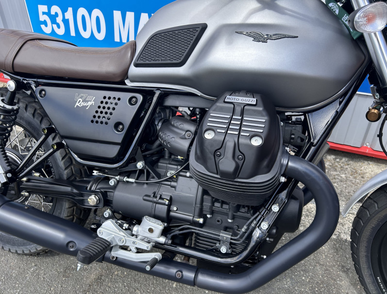 MOTO GUZZI V7 III ROUGH 750
