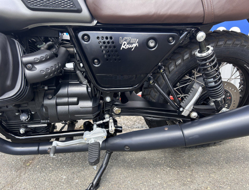 MOTO GUZZI V7 III ROUGH 750