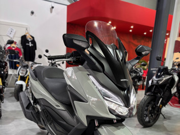 HONDA FORZA 125