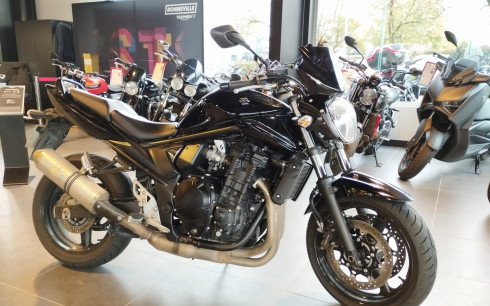 SUZUKI GSF 650 N BANDIT liquide noir 