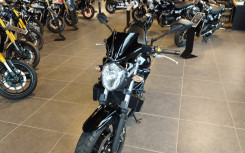 SUZUKI GSF 650 N BANDIT liquide noir 