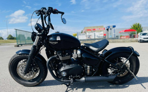TRIUMPH Bonneville Bobber Black 1200